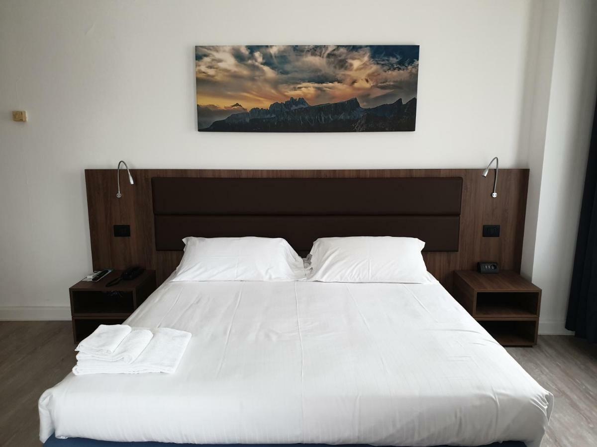 בלונו Albergo Delle Alpi מראה חיצוני תמונה