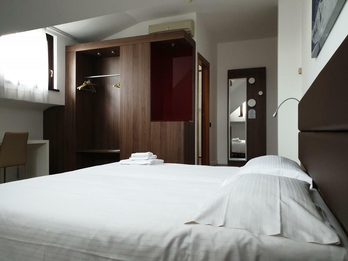 בלונו Albergo Delle Alpi מראה חיצוני תמונה