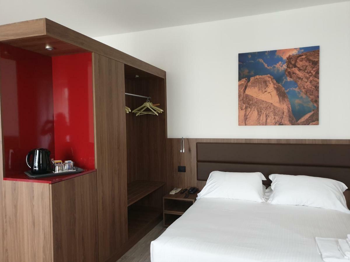 בלונו Albergo Delle Alpi מראה חיצוני תמונה